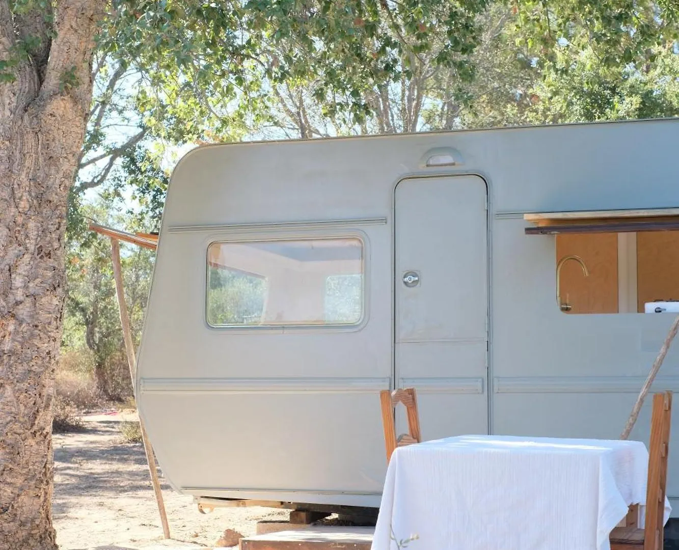 Chic Vintage Caravan Retreat, Just 20 Mins To The Beach 奥德赛克斯 葡萄牙