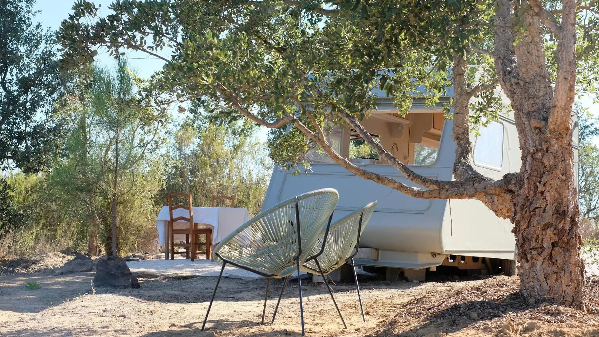 Chic Vintage Caravan Retreat, Just 20 Mins To The Beach Odeceixe