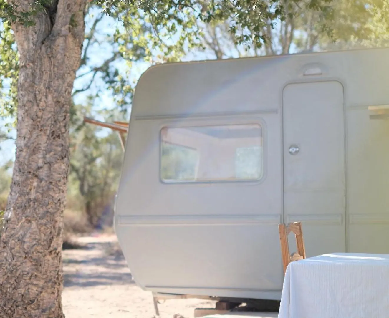 Chic Vintage Caravan Retreat, Just 20 Mins To The Beach Odeceixe 0*,  Portugalia