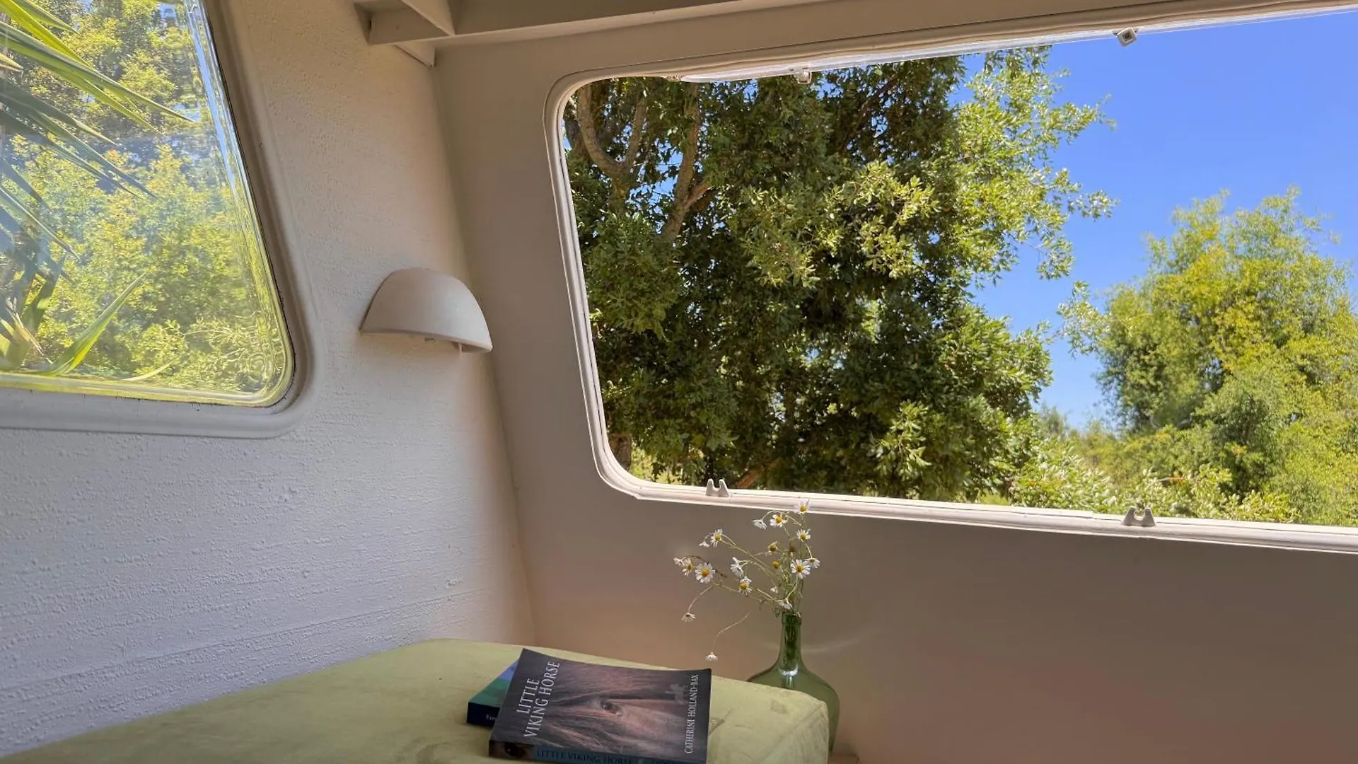 Chic Vintage Caravan Retreat, Just 20 Mins To The Beach Odeceixe Kemping